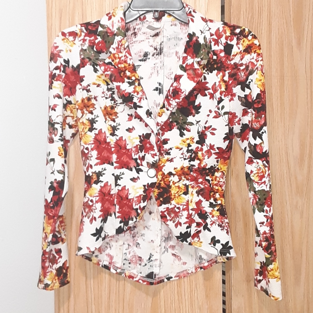 Beautiful Size small Floral Blouse